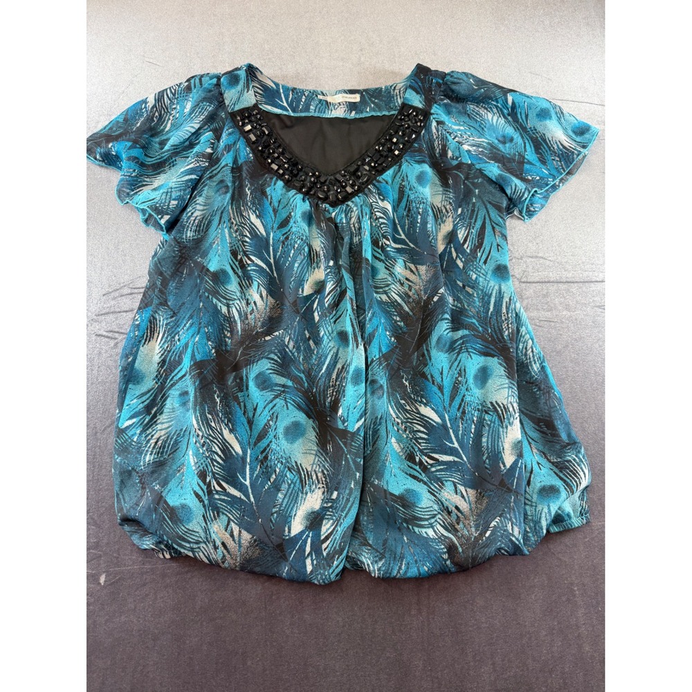 Maurices Blue Peacock Feather Print Beaded V-Neck Bubble Hem Blouse Size 2 Women